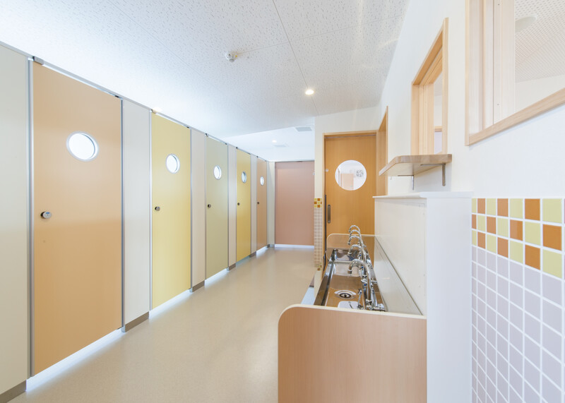 2階建て園舎お手洗い①